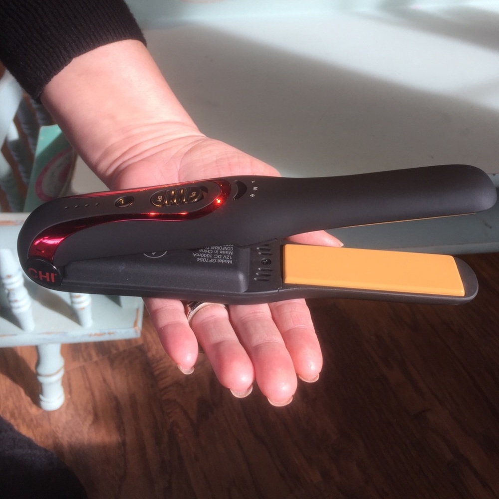 COPY - CHI Professional Cordless Styling Iron